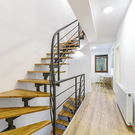 Safari Family Near Park Aventura,lake,zoo * ブラショフ