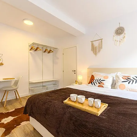 Safari Family Near Park Aventura,lake,zoo