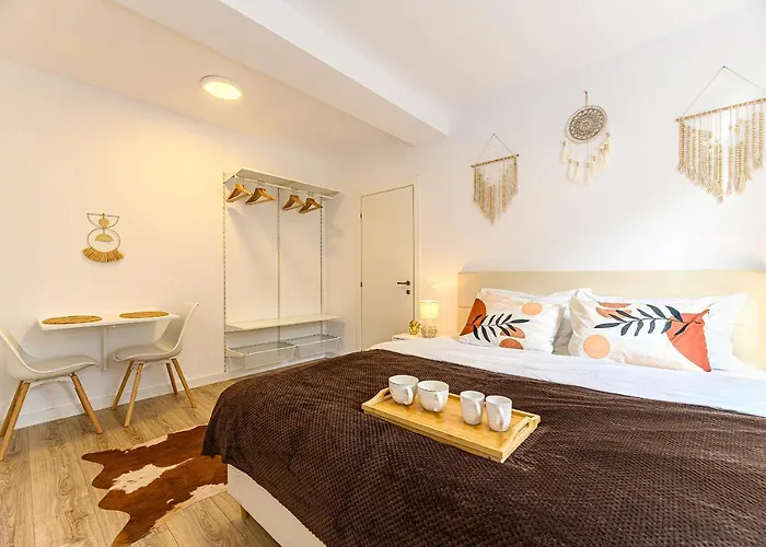 Safari Family Near Park Aventura,lake,zoo